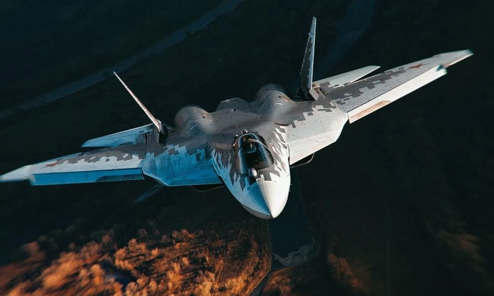 Ετοιμάζονται τα Su-57 - Οι πρώτες εικόνες των μαχητικών σε μαζική παραγωγή
